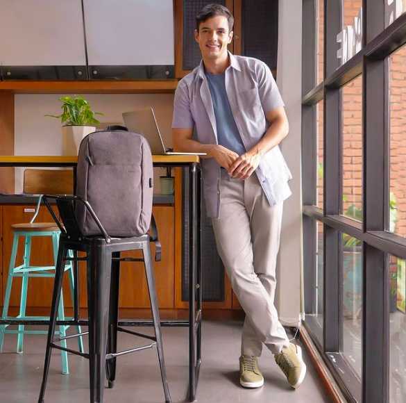 哪些男装品牌适合30岁的男人穿,适合中年成功男士的男装品牌