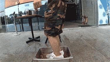 新买的aj穿不进,刚买的aj穿着磨脚