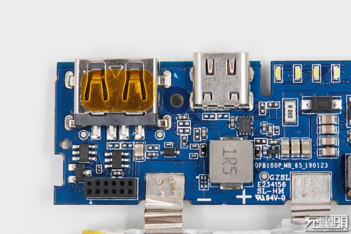 小米充电宝30000快充版拆开,小米无线充电宝10w和30w对比