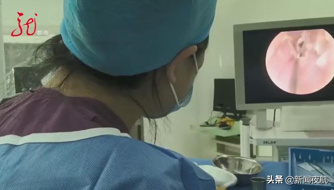 液体胶水滴到耳朵里会咋样,把胶水滴到耳朵里怎么办