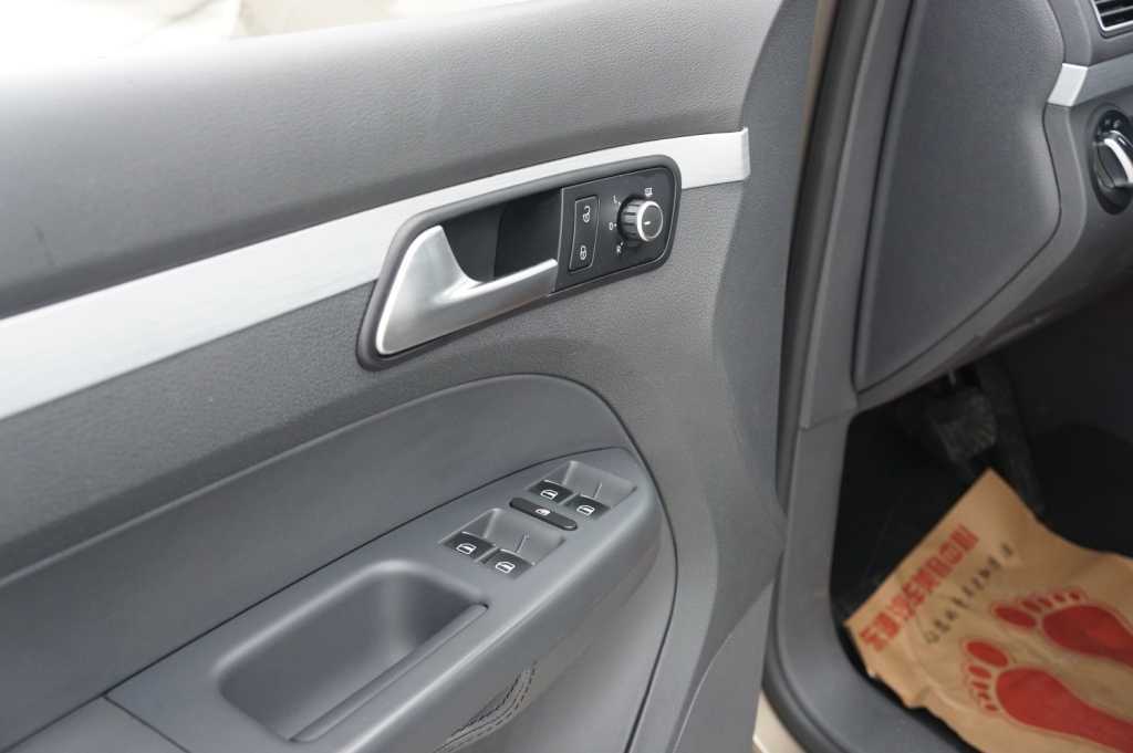 8万多的五菱神车,8.9万的车