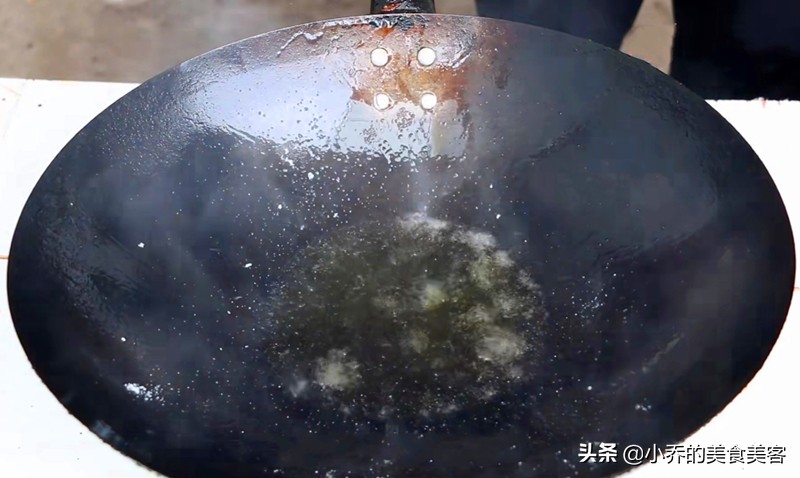 煎鱼不破皮的简单方法窍门,怎么煎鱼不破皮又鲜嫩又入味