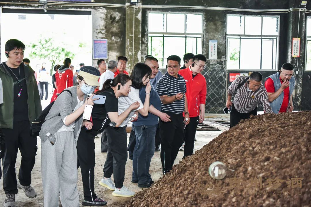 国家飞碟射击队赴贵州珍酒厂参观传奇酱香获世界冠军点赞