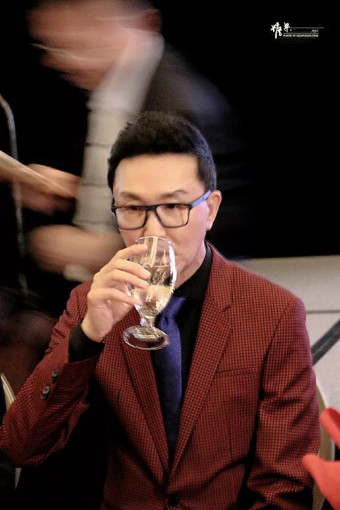 吴刚30岁视频,演员吴刚怎么火的