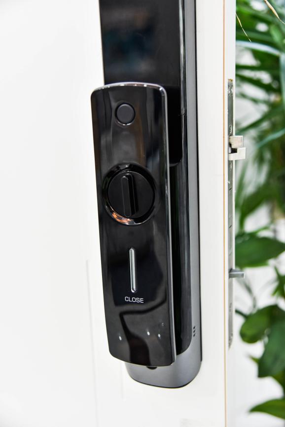 你还在纠结要不要装智能门锁,智能门锁真的比传统门锁好用吗