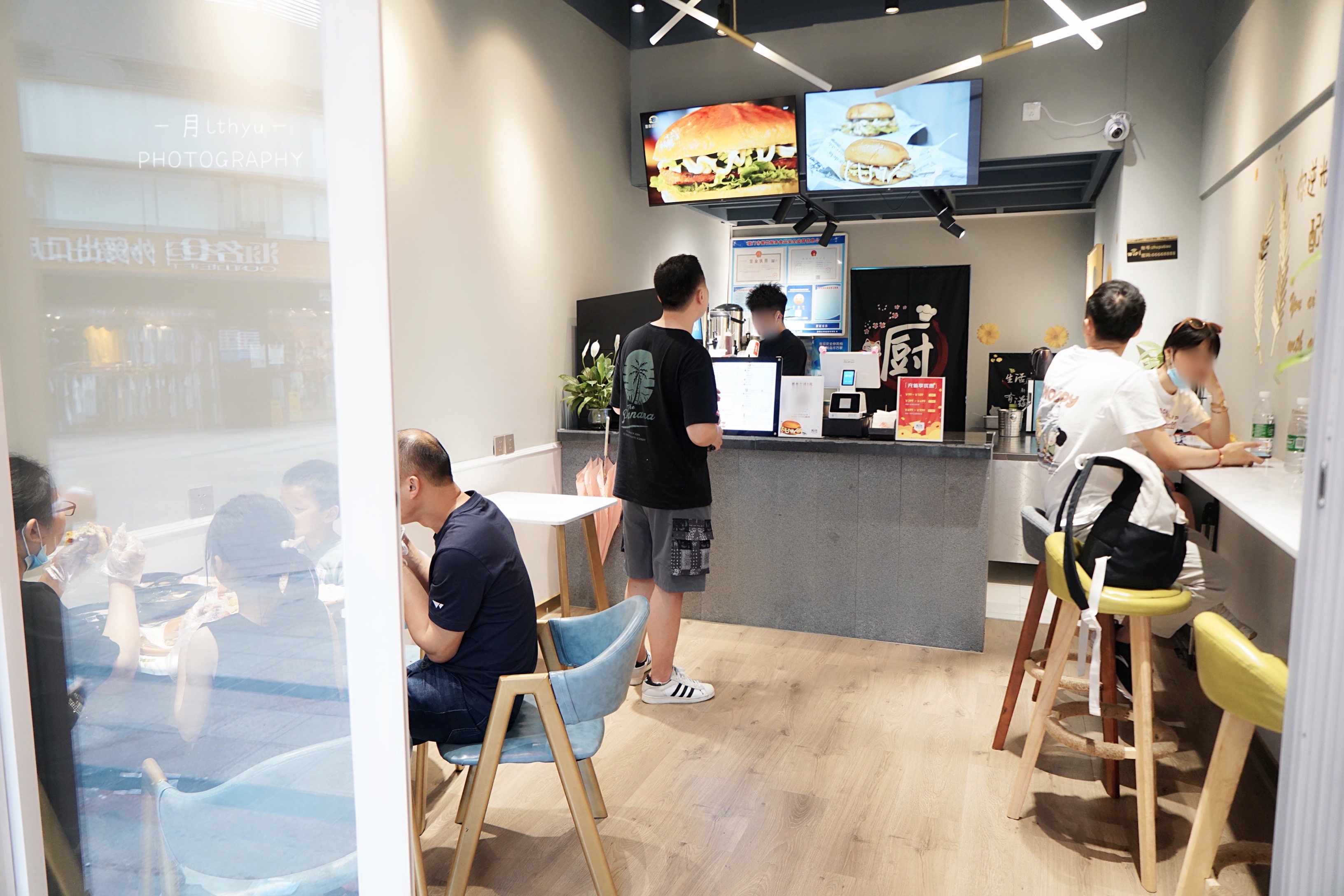 澳门猪扒包藏在思北，人均不到20，就能让你吃到撑