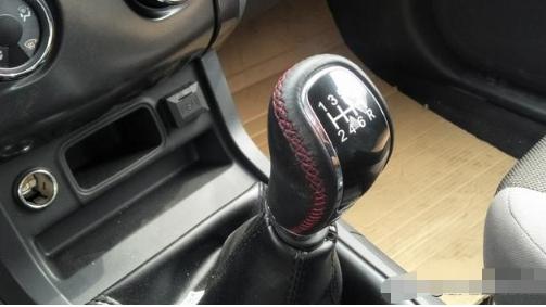 10年别克凯越1.6手动挡挂二档顿挫,手动挡一挡起步后抖动