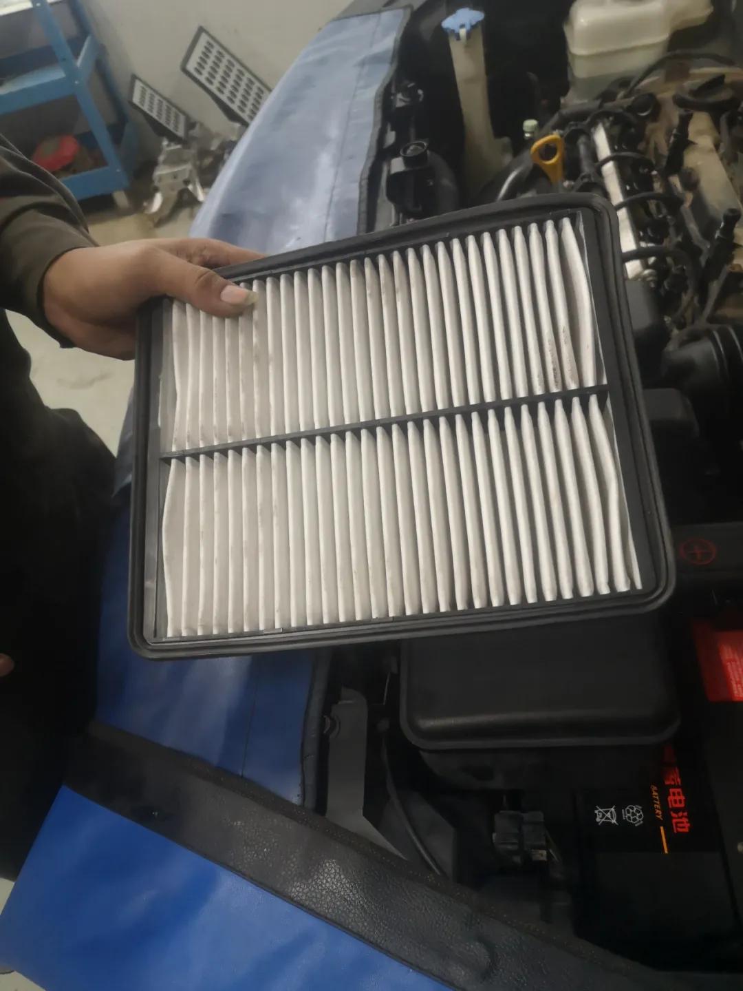 智跑19款2.0顶配二手车,11年起亚智跑2.4四驱油耗测评