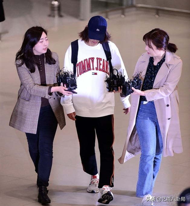 郑俊英发道歉信承认*拍偷**罪行，中断演艺活动，一辈子反省