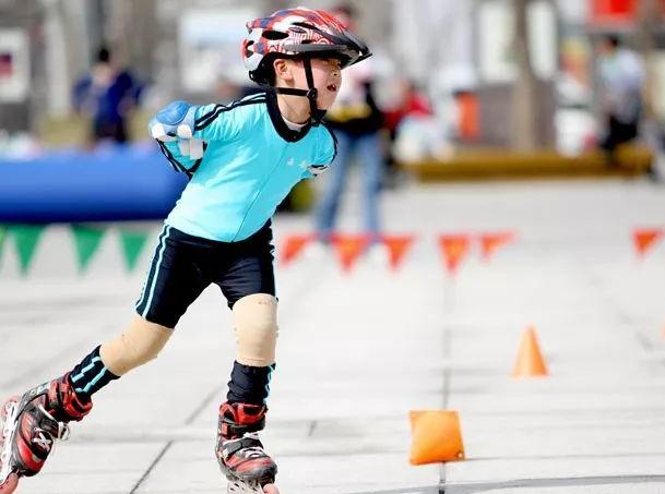 孩子出去玩还是宅在家好,孩子经常出去和宅在家有什么不同