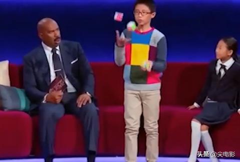 极限魔方少年惊呆外国人,极限魔方挑战80级难度魔方