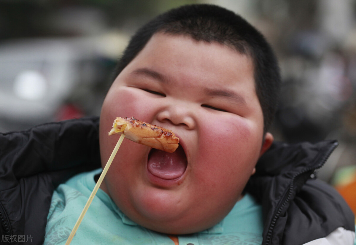 小伙开烧烤店一个月赚200万,男人开烧烤店的利与弊