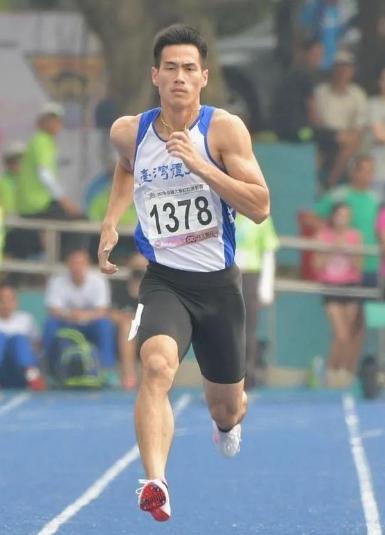 运动员穿紧身裤重要性,为什么职业运动员都喜欢穿紧身裤