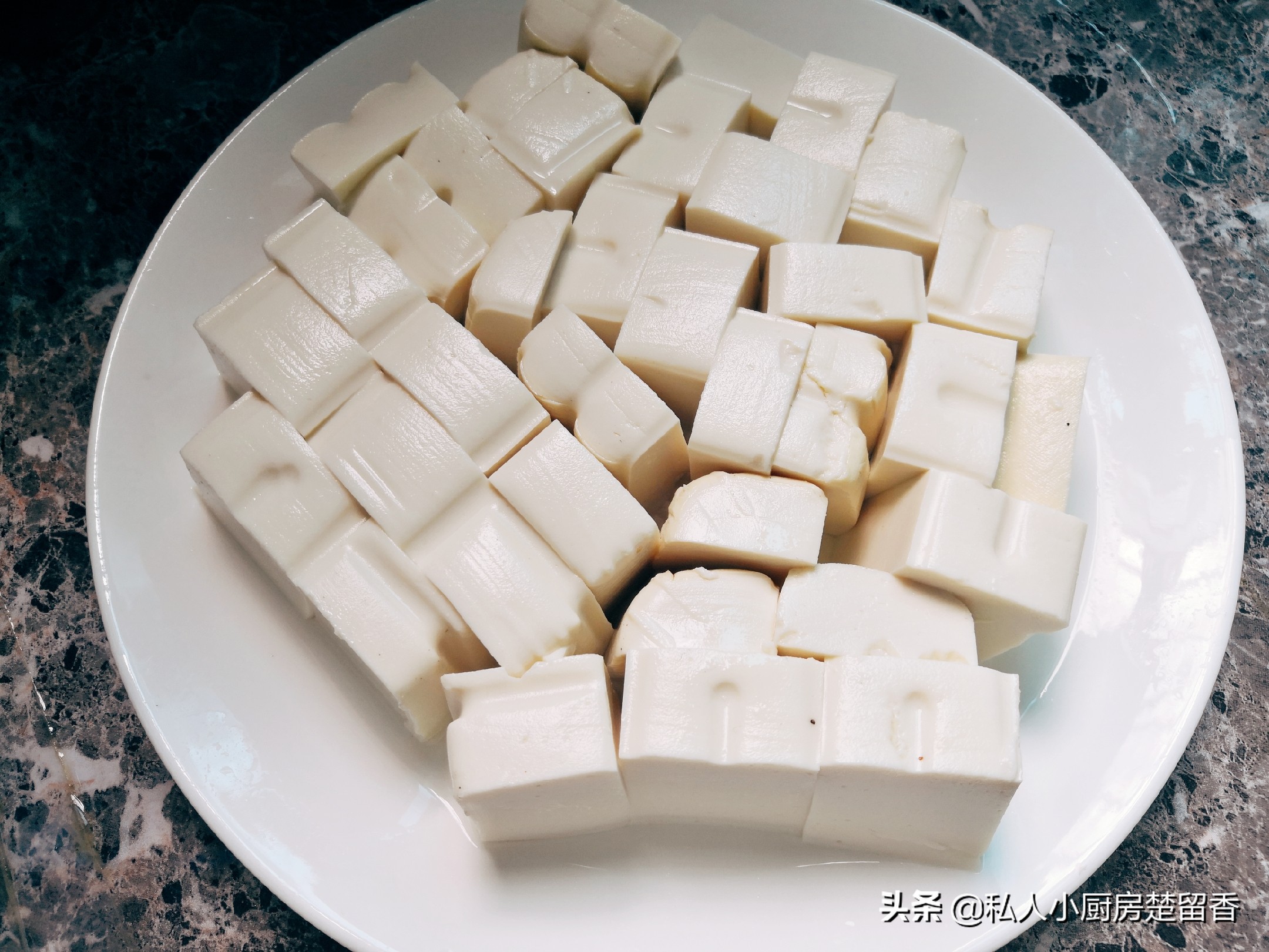 豆腐营养丰富富含维生素,豆腐的营养高还是花生的营养高