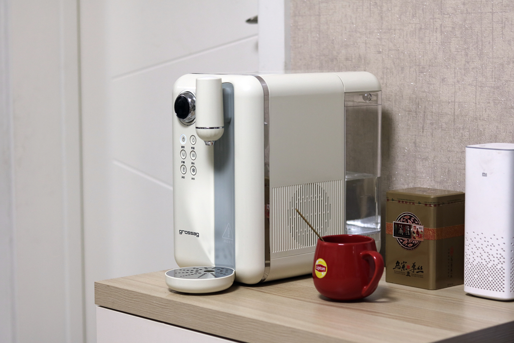 恒温可调半导体制冷水机,grossag和魔凡饮水机哪个好