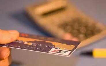 怎么让信用卡延期一年,如何让信用卡快速出临时额度