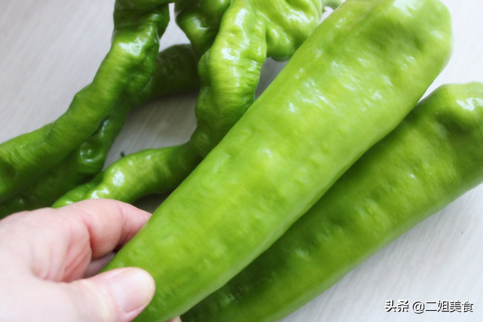 买青椒辣的还是不辣的,买尖椒怎样判定辣与不辣