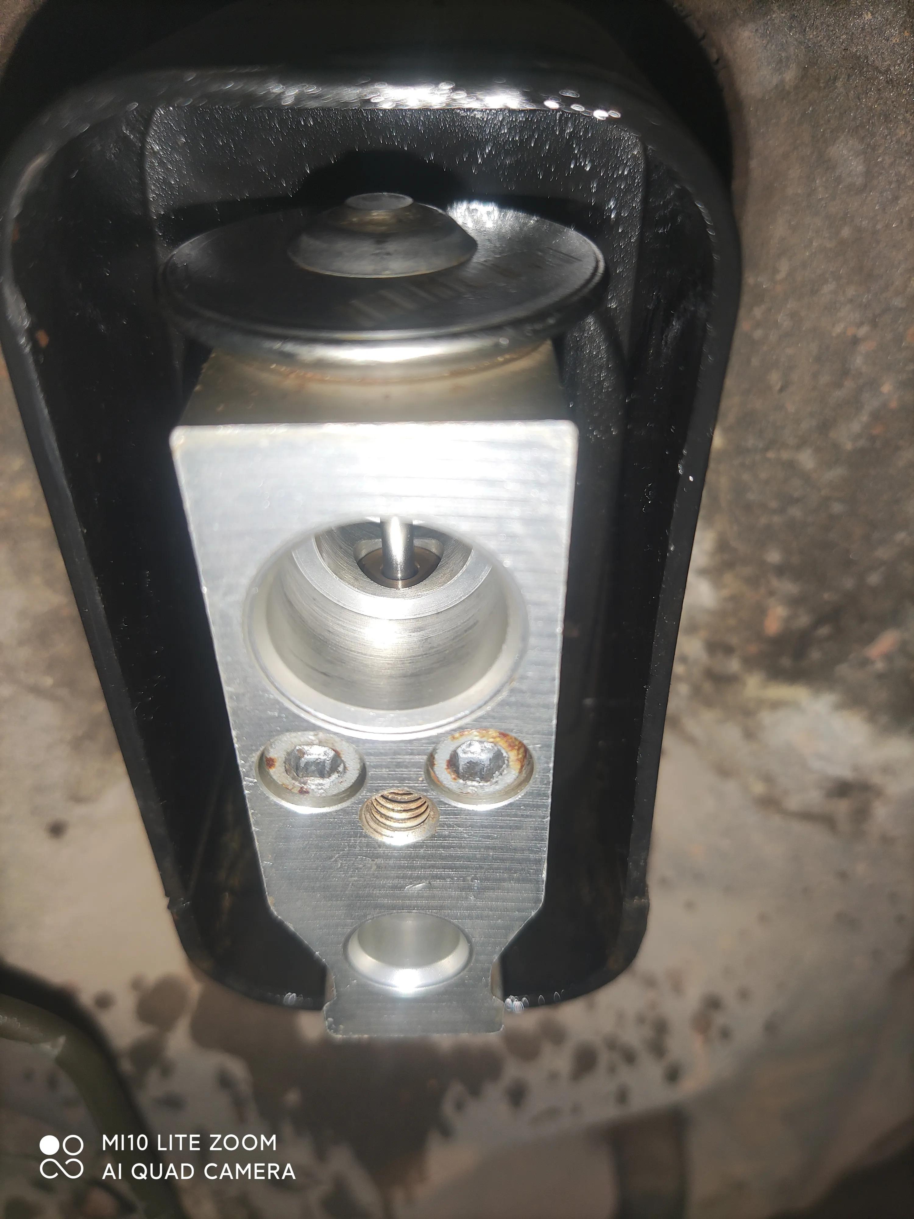 空调网罩的拆装和清洗,美的空调怎么拆装清洗