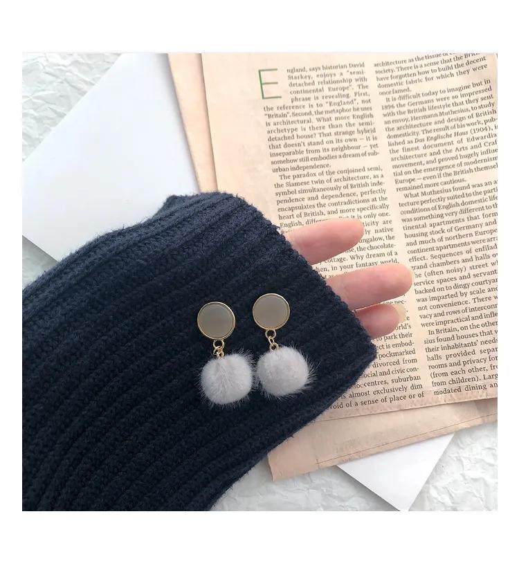 秋冬毛绒绒无耳洞耳环,百搭耳环气质网红耳饰女新款