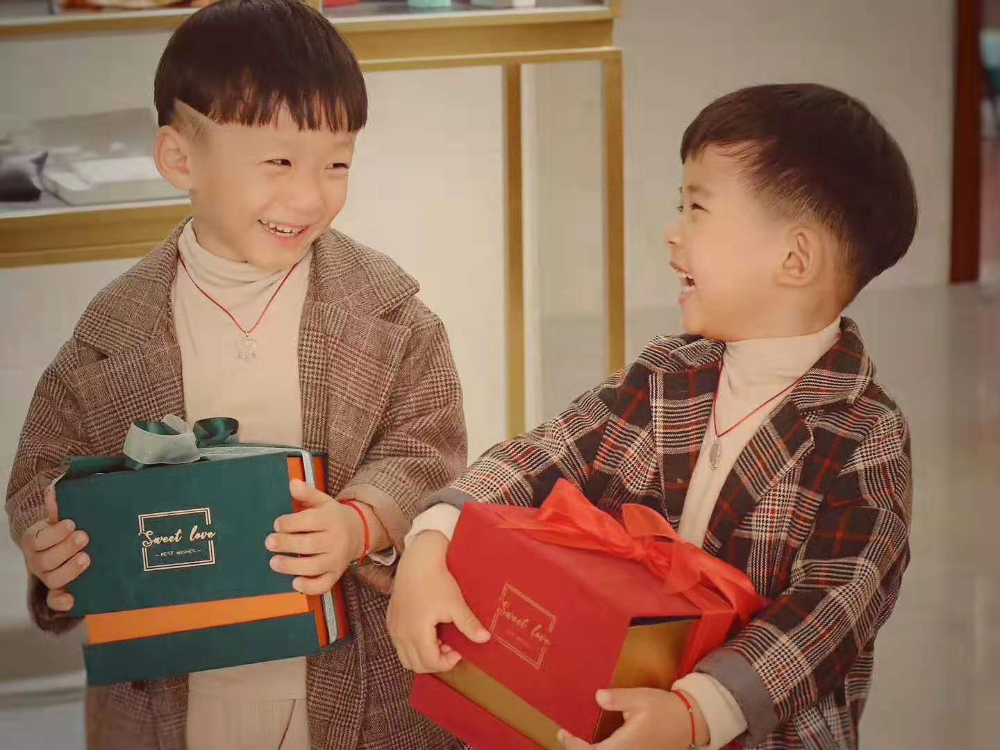 年轻人戴哪种珠宝比较好,选择什么样的珠宝才是最好