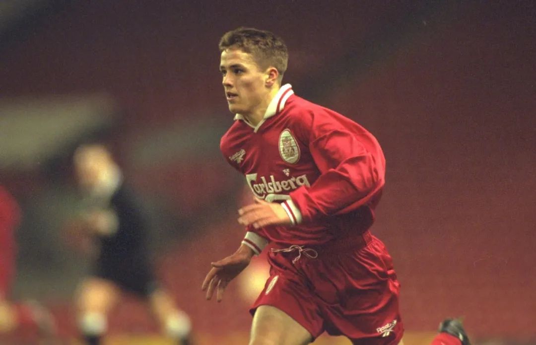 永远的追风少年迈克尔欧文,实况足球手游迈克尔欧文返场