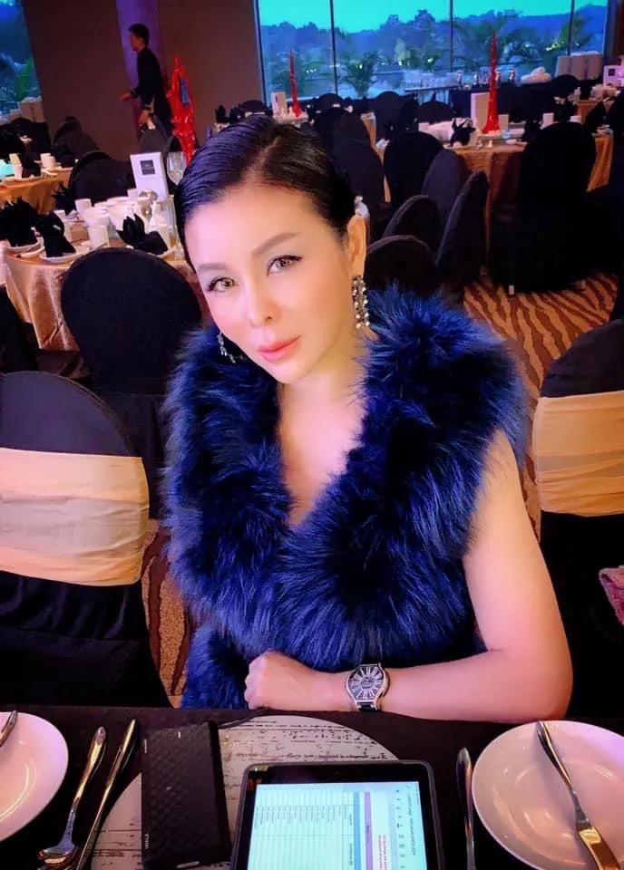 关之琳年轻爱珠宝,香港女星关之琳珠宝