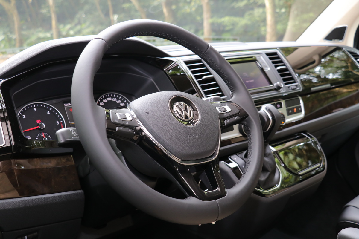 进口大众multivan精彩实拍展示,19年大众帕萨特混动试驾