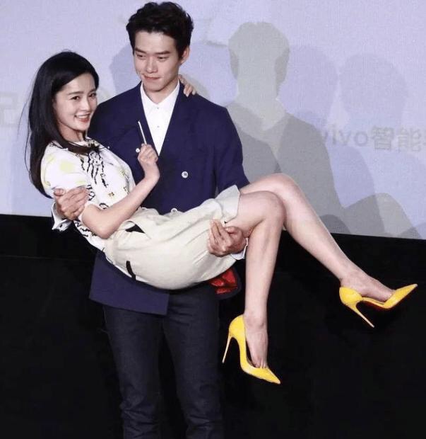 鏉庢瞾閲戣幉,鏉庢瞾鐨勮剼鏈夊鍑哄悕