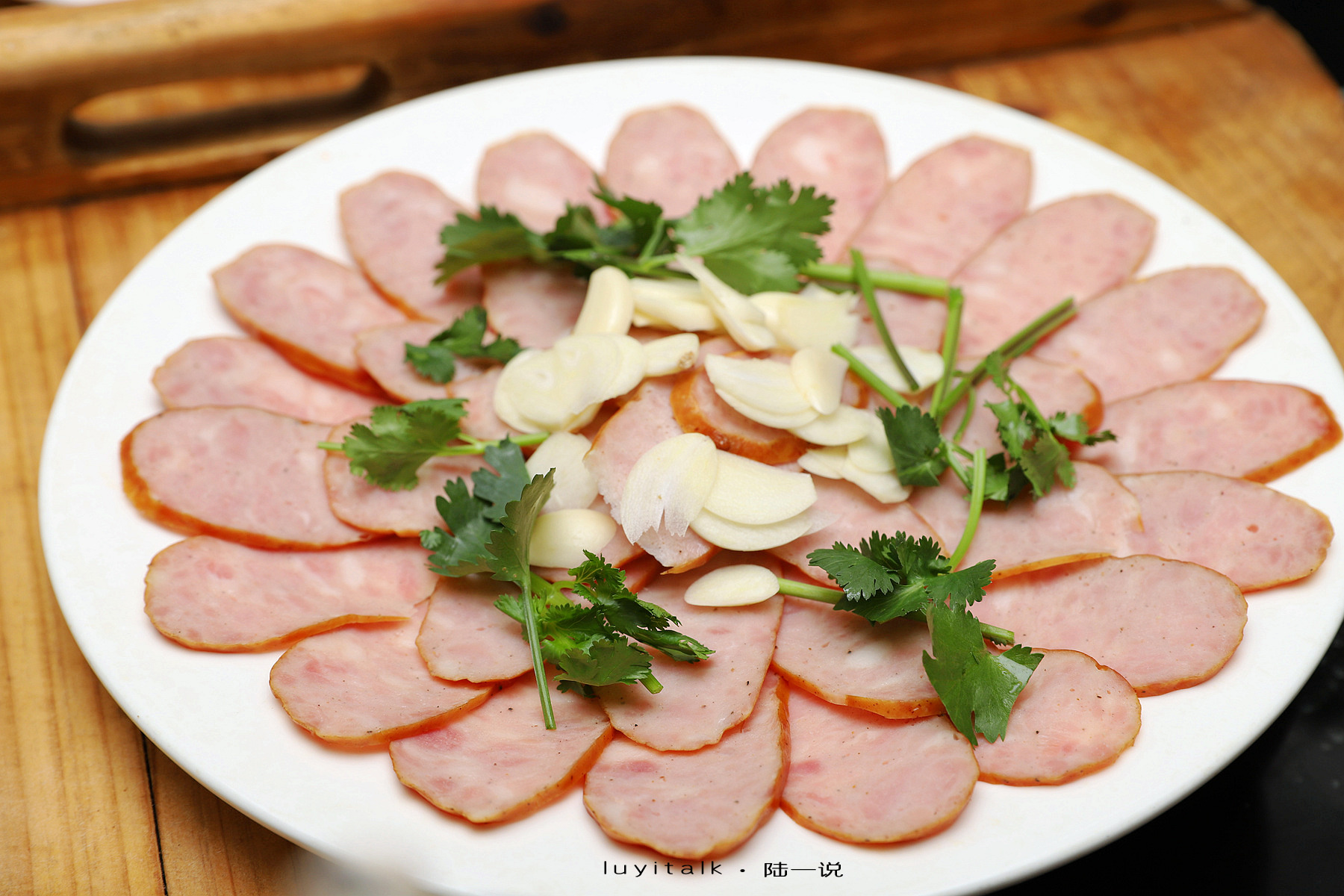 火遍天下东北铁锅炖,舌尖上的美食东北铁锅炖鱼