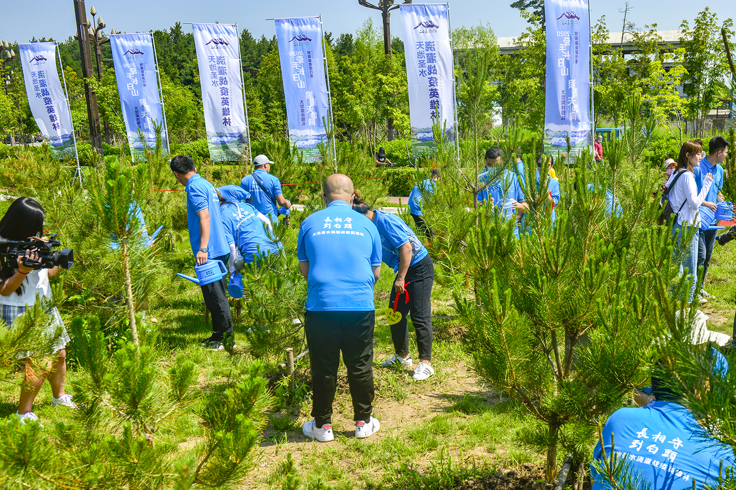 航拍长白山天池视频,长白山天池航拍全景视频