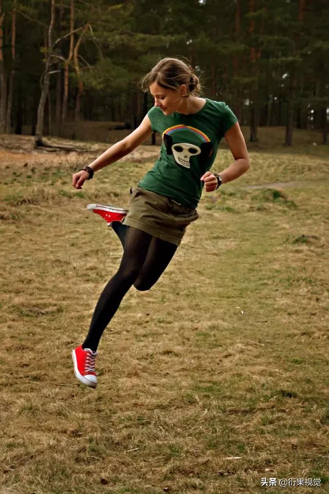 ps怎么把图片做成立体效果,ps软件合成图片