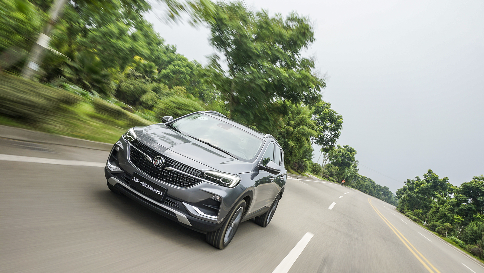 别克suv昂科拉gx手动挡价格,别克昂科旗一辆高品质suv