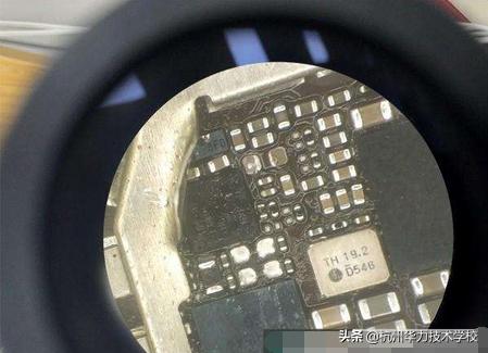 苹果充电冒烟不开机,iphone充电烧坏了无法开机