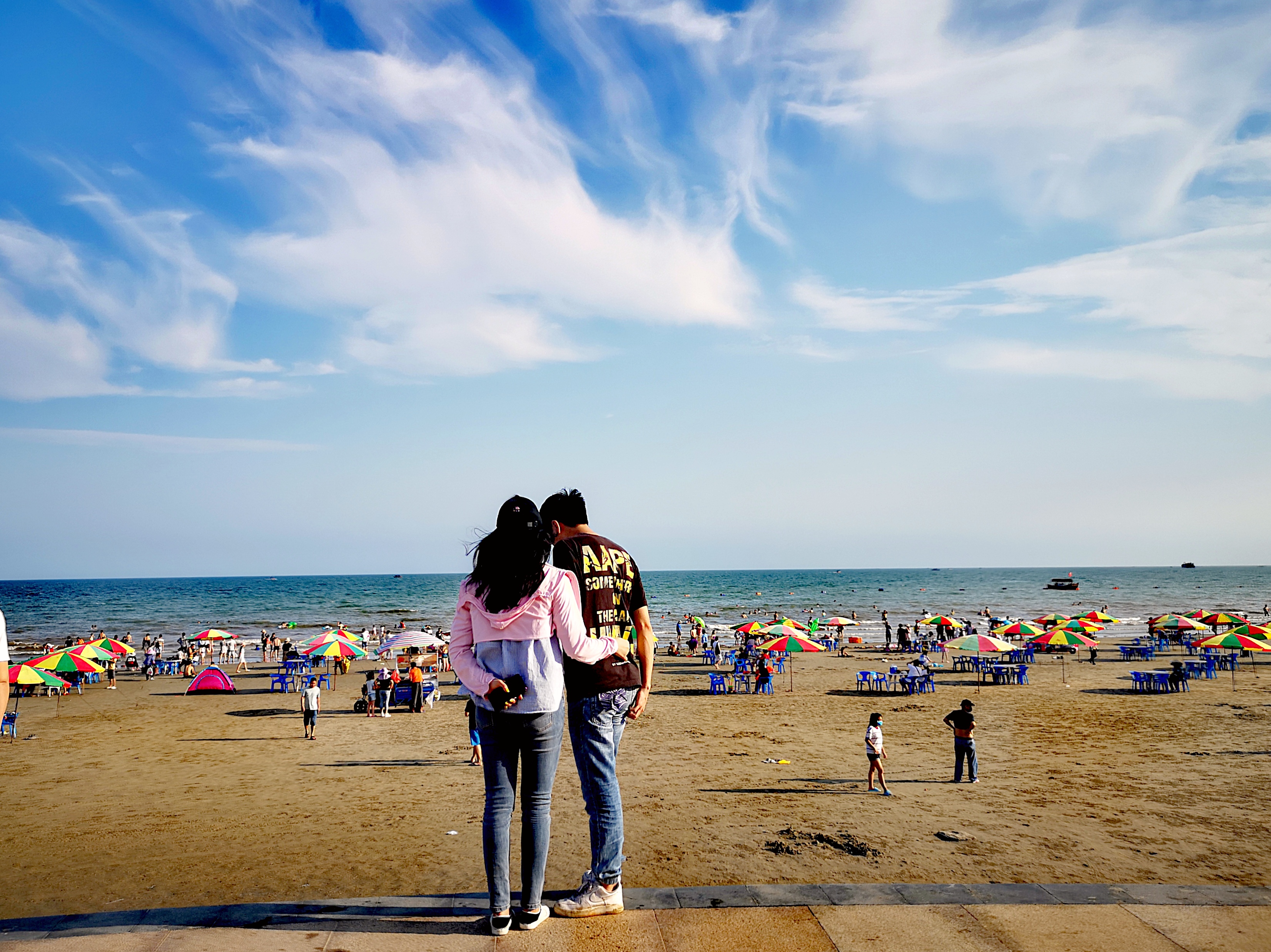 雨天东兴万尾金滩游,冬季东兴万尾金滩
