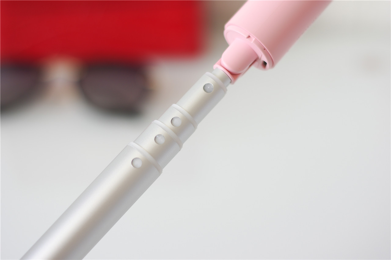 柔宇科技发布过的自拍杆,柔宇美颜自拍杆