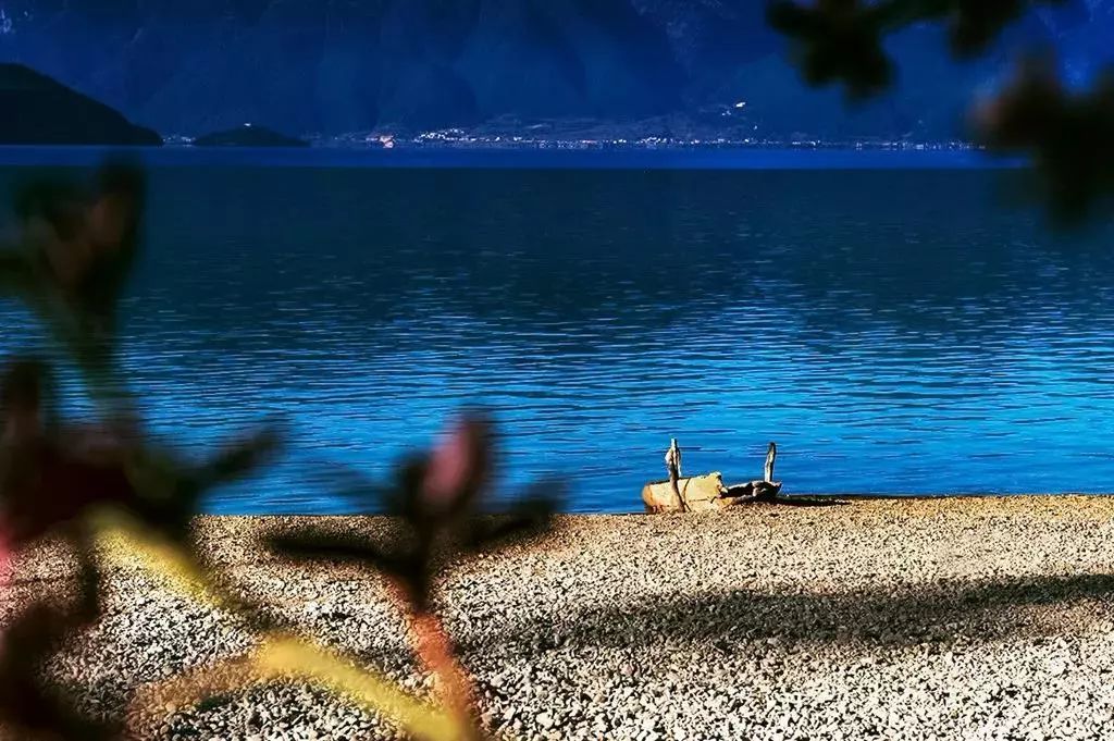 泸沽湖哪个村篝火晚会最好玩,泸沽湖好玩还是玉龙雪山好玩