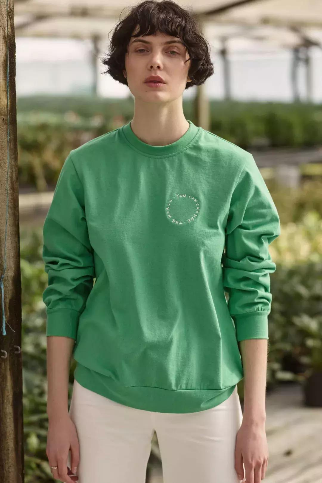 温度低穿的衣服,冬天穿宽松的卫衣怎么搭配