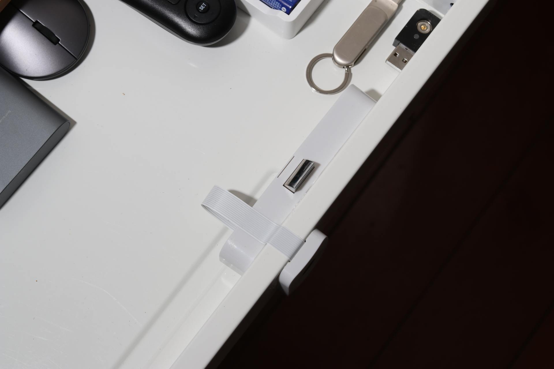 指纹锁开锁小妙招,如何自己装抽屉指纹锁