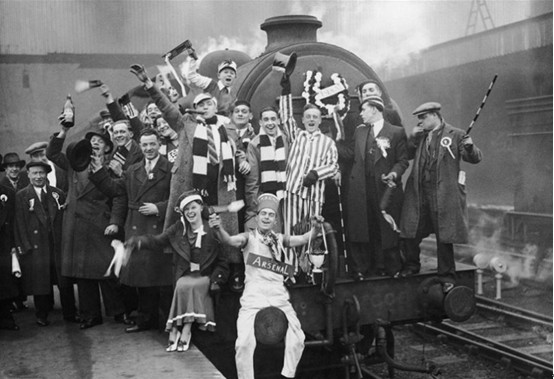 足球与篮球内部的区别,足球转播与现场区别