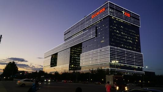 京东进口电商博览会,京东进博会签约近千亿