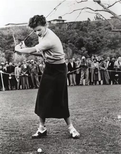 地球太烦了,这个男人居然想带全人类飞向天空