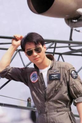 香港吴某凡的*艳猎**情史：天后港姐看不上，被不知名小助理迷乱心智