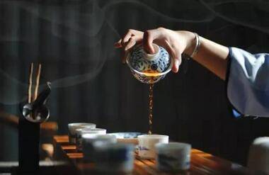 普洱茶大品牌好还是杂牌的好,普洱茶和大厂口粮哪个靠谱