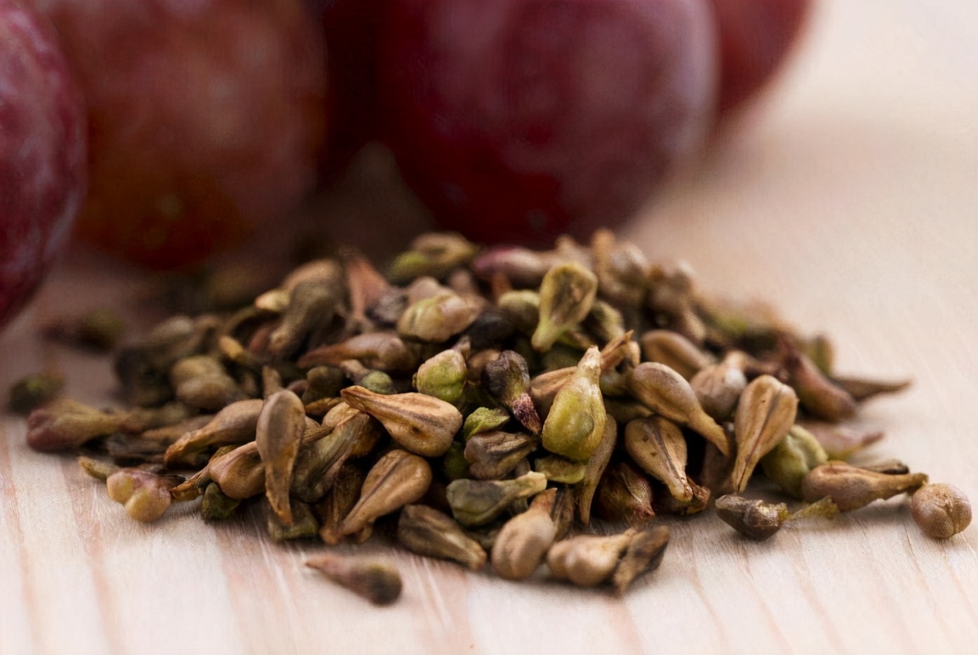 葡萄籽胶原蛋白淡斑,平价美白葡萄籽