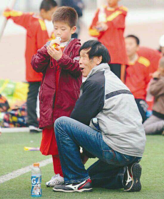 从小在铁西街头颠球的沈阳男孩，生涯都献给辽足退役后却怒喷主队