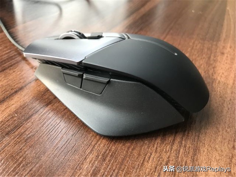 alienware外星人背部灯光,外星人全家桶颜值