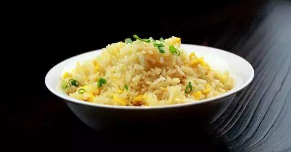 蛋炒饭简单版怎么做,蛋炒饭简单菜谱