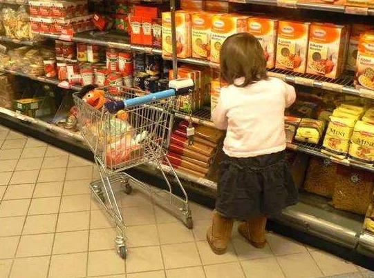 孩子在超市偷零食怎么办,小孩超市偷东西家长应该怎样引导
