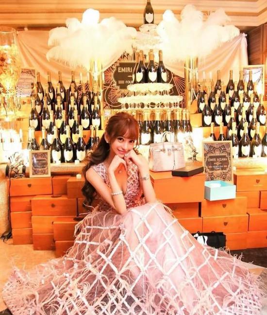 日本第一女公关年入2亿,日本公关第一人