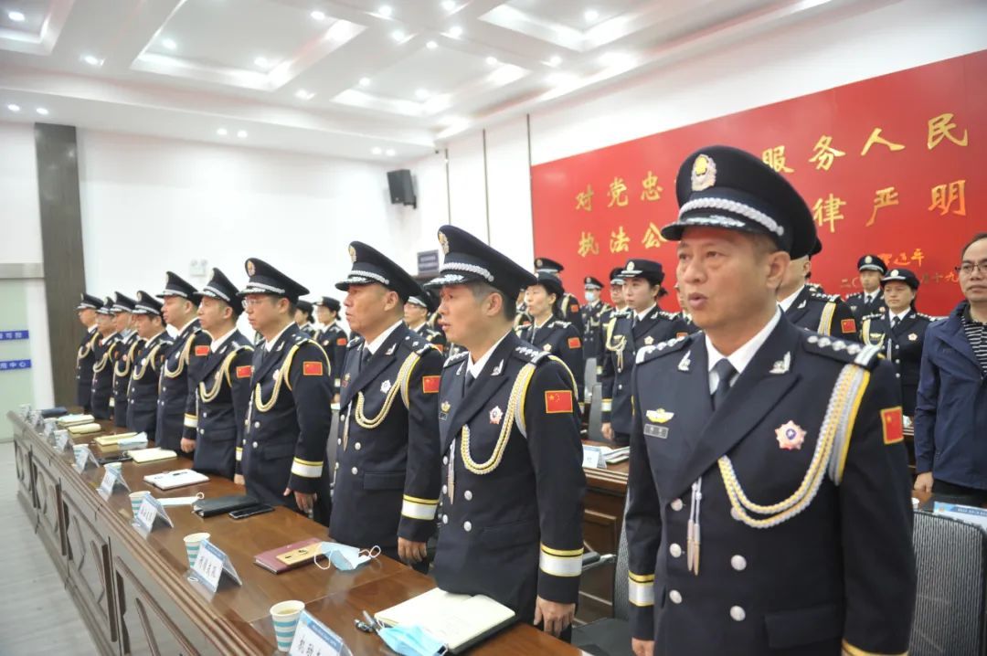 警礼服列装仪式合影,警礼服的列装充分体现了什么